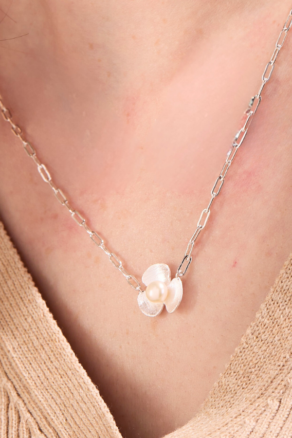 Broad Leaf Silver Necklace