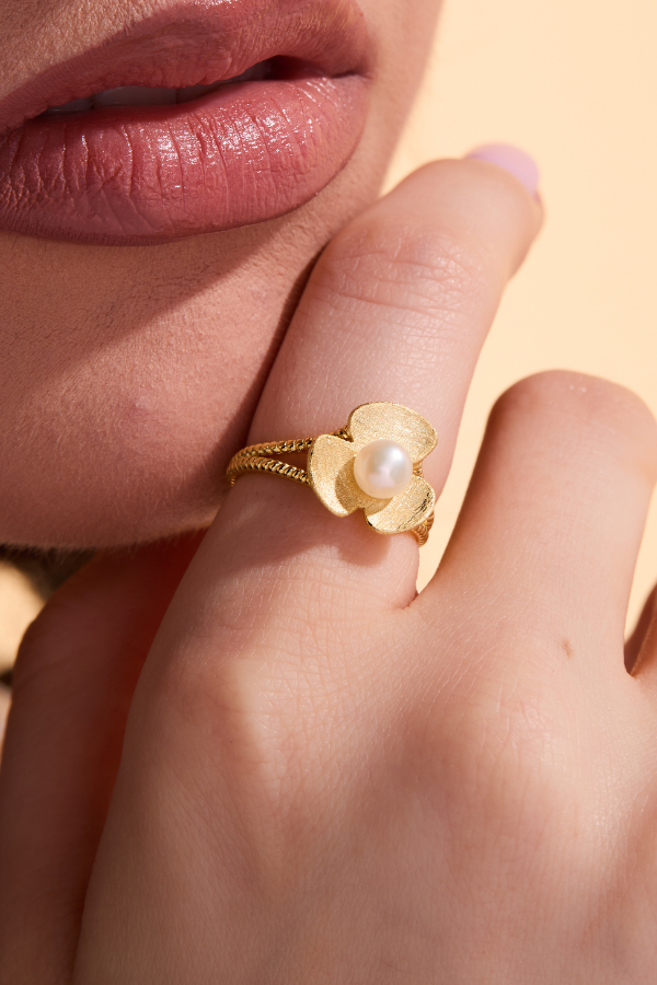 Broad Leaf Gold Adjustable Ring