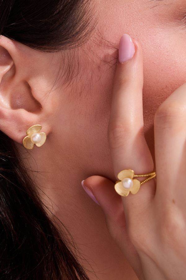 Broad Leaf Gold Adjustable Ring