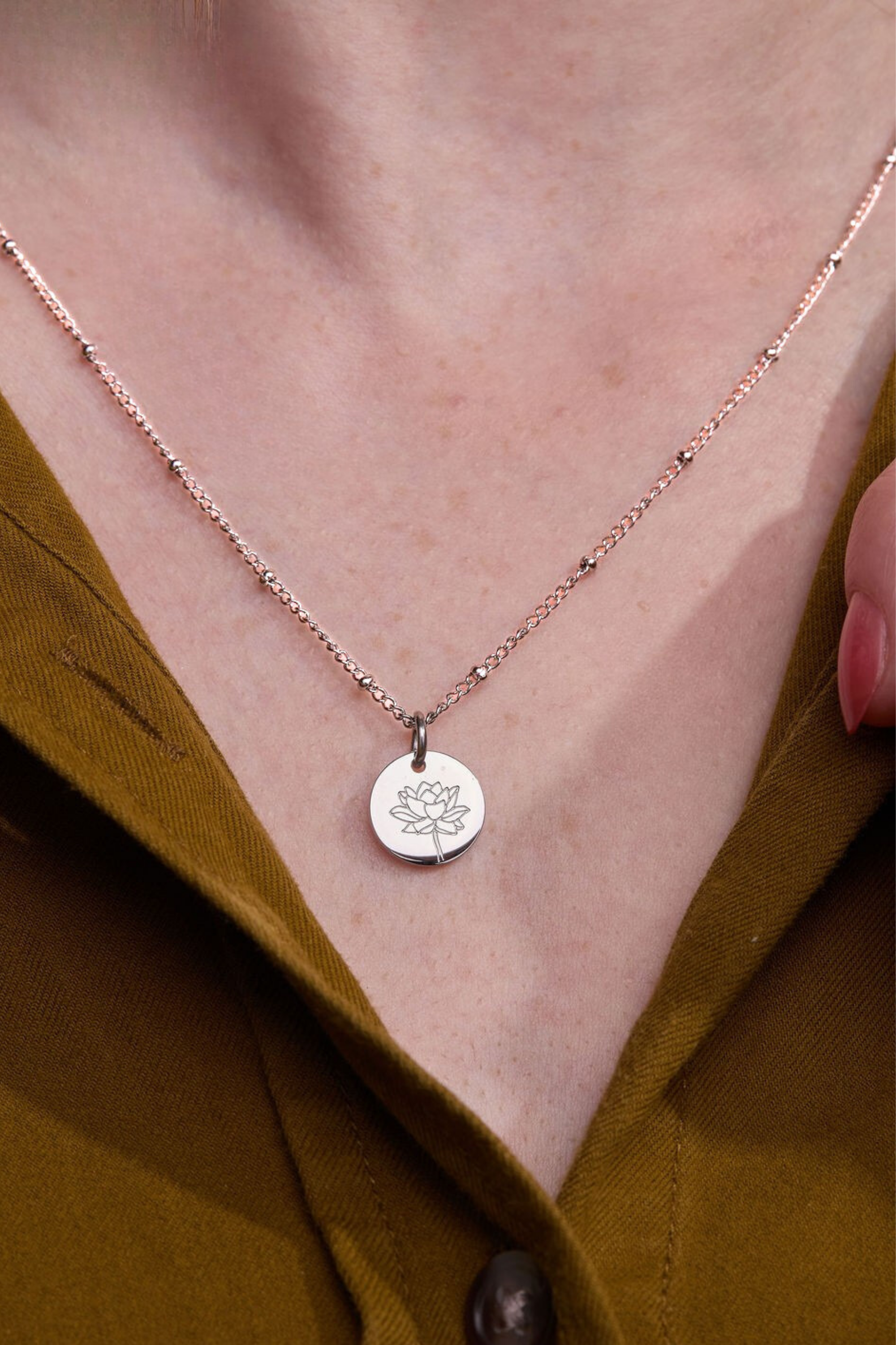 July Water Lily Silver Birthflower Necklace