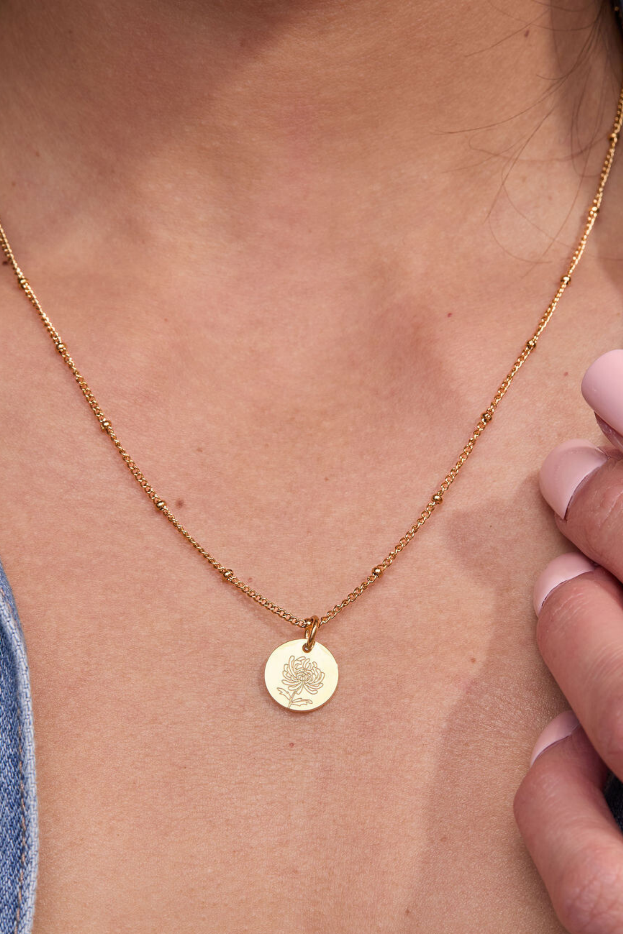 November Chrysanthemum Gold Birthflower Necklace