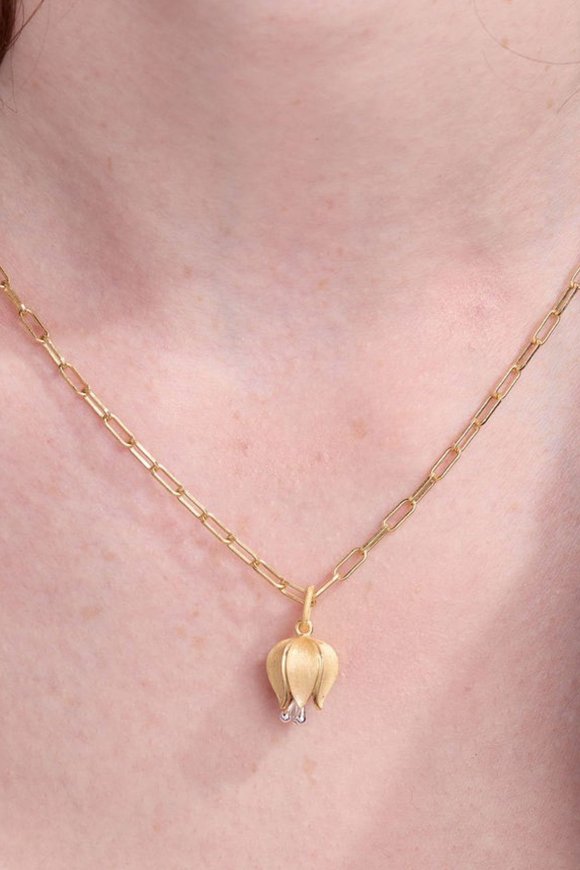 Elegant Gold Tulip Necklace