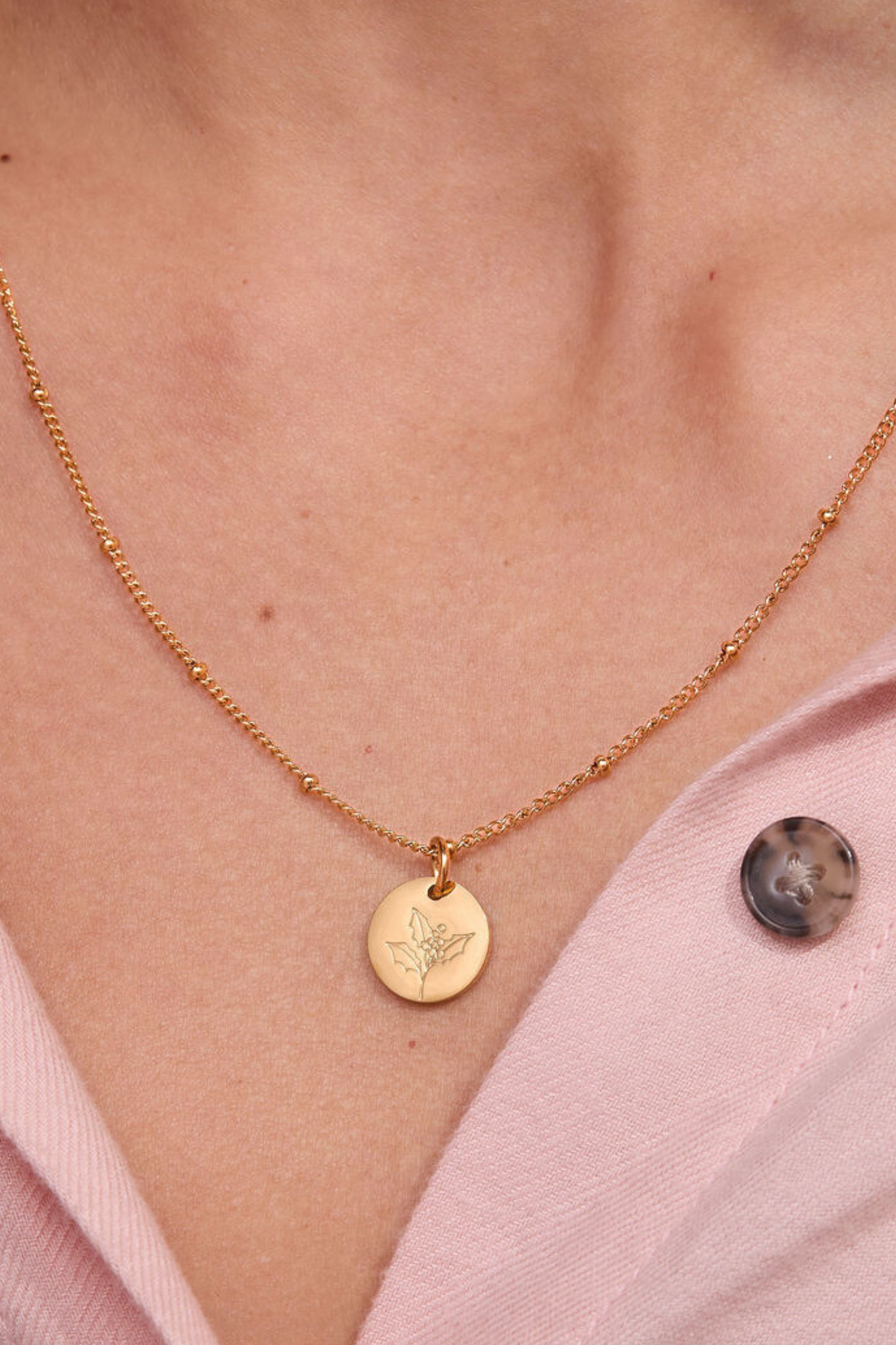 December Holly Gold Birthflower Necklace