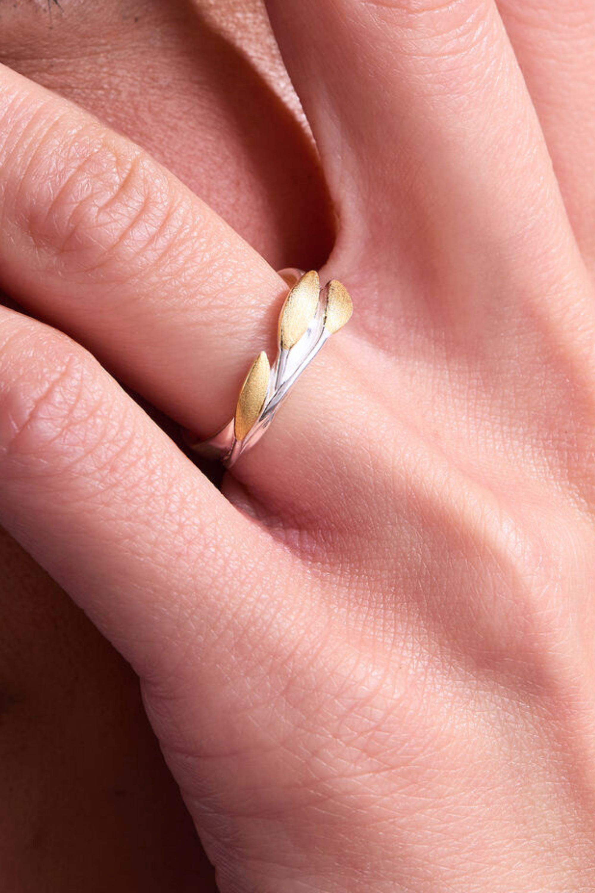 Delicate Leaves Adjustable Ring
