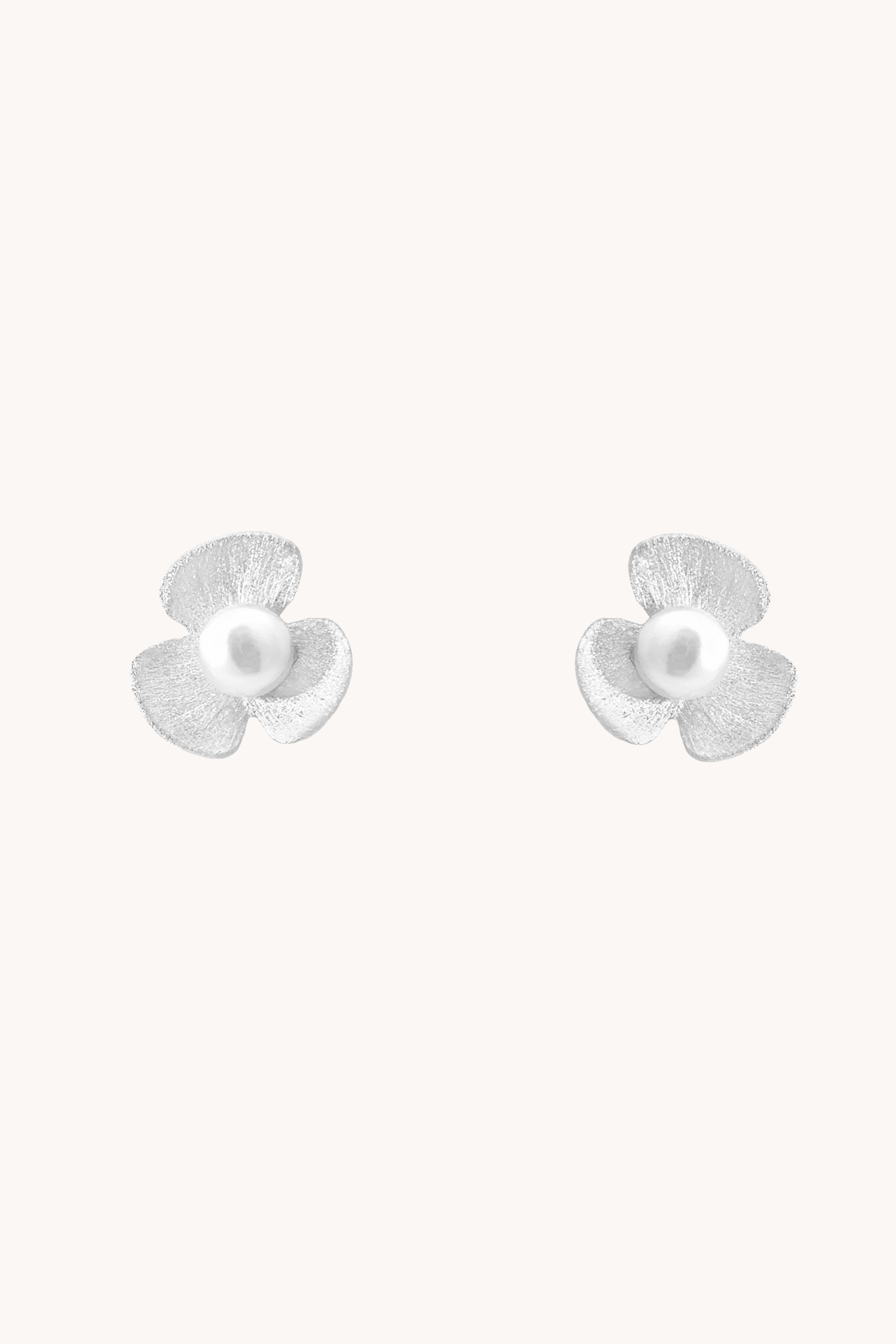 Broad leaf silver stud earrings