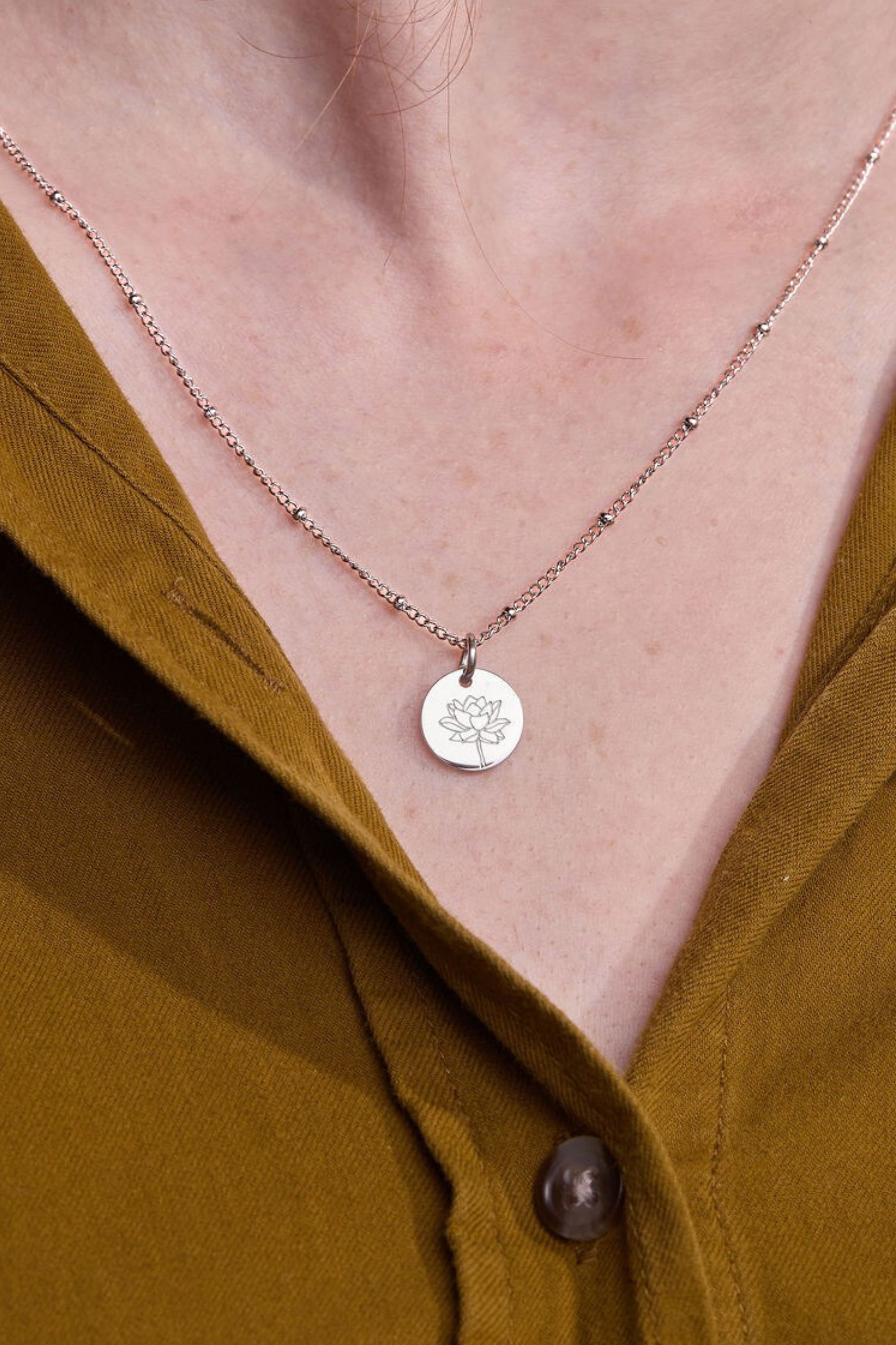 July Water Lily Silver Birthflower Necklace