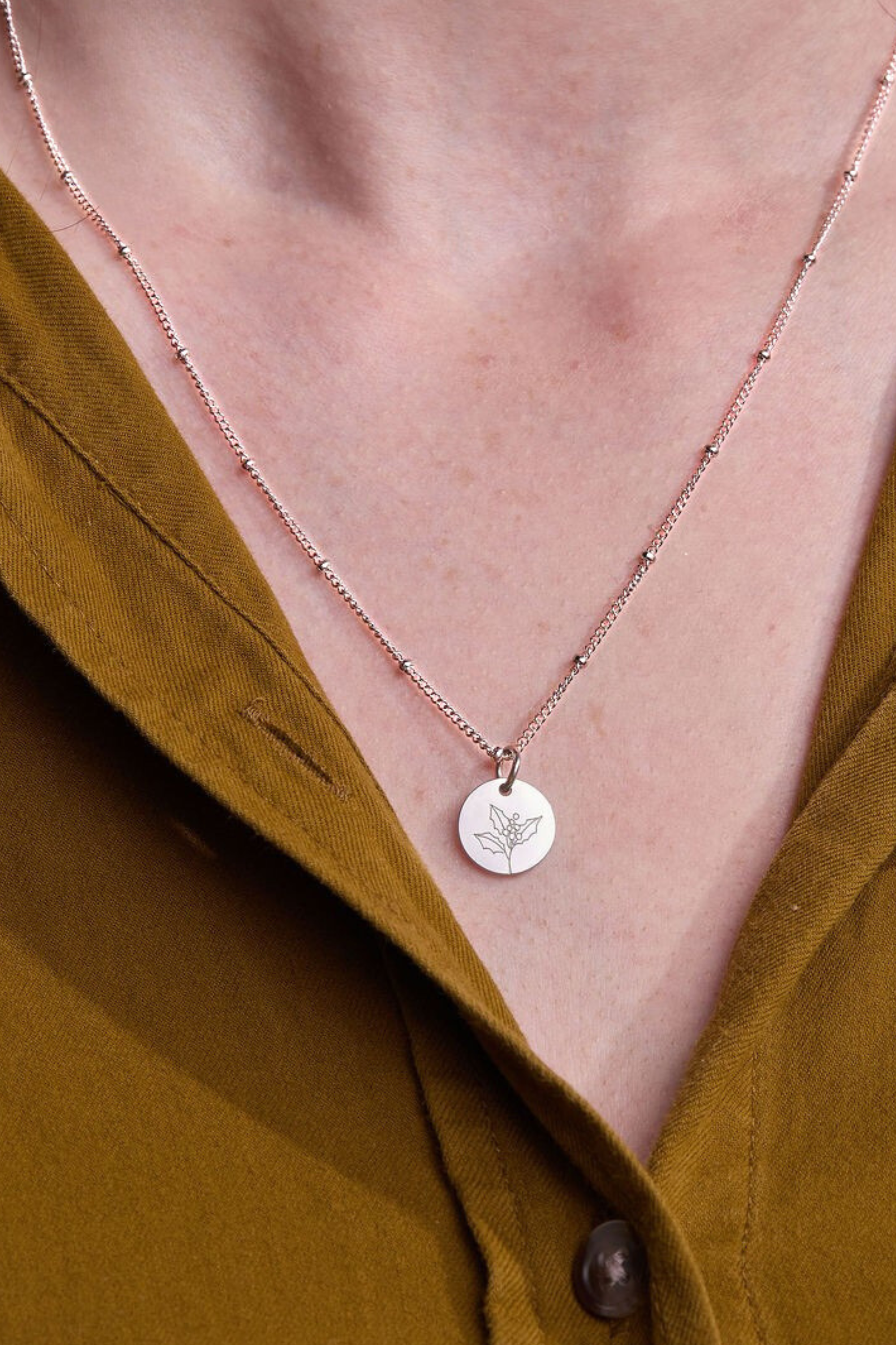 December Holly Silver Birthflower Necklace