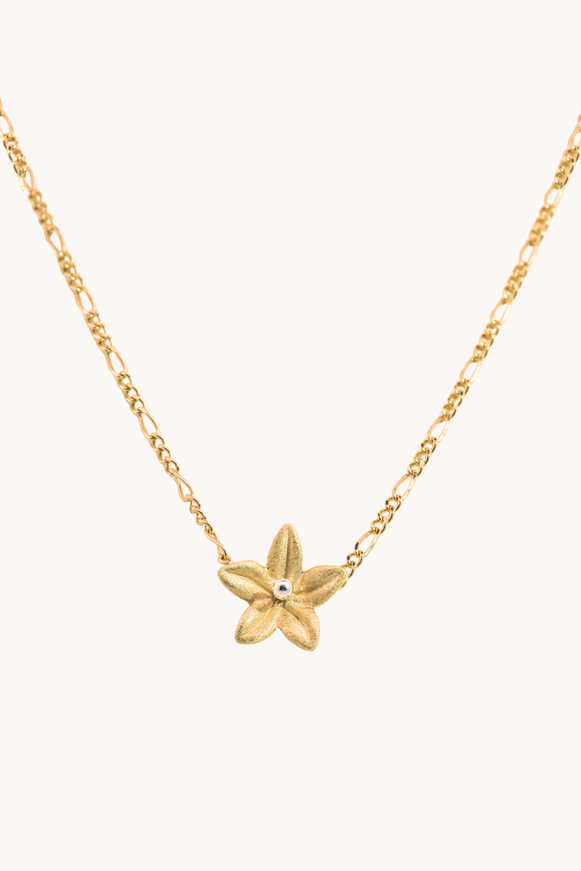 lily flower necklace Summer Lily Gold Necklace – Gratinsta