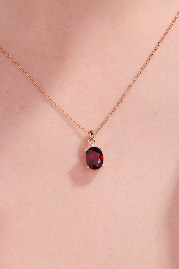 Garnet Oval Pendant With Chain