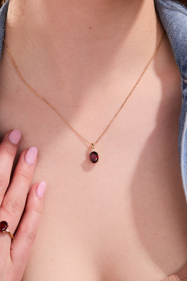 Garnet Oval Pendant With Chain