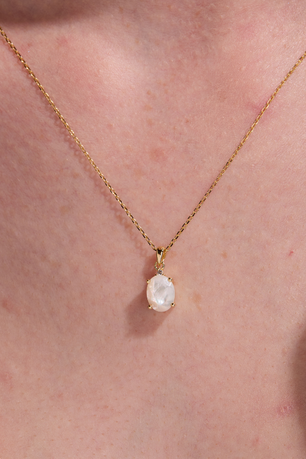 Mother Of Pearl Oval Pendant With Chain