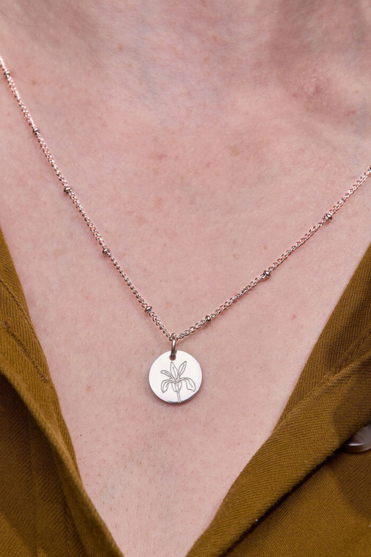 February Iris Silver Birthflower Necklace